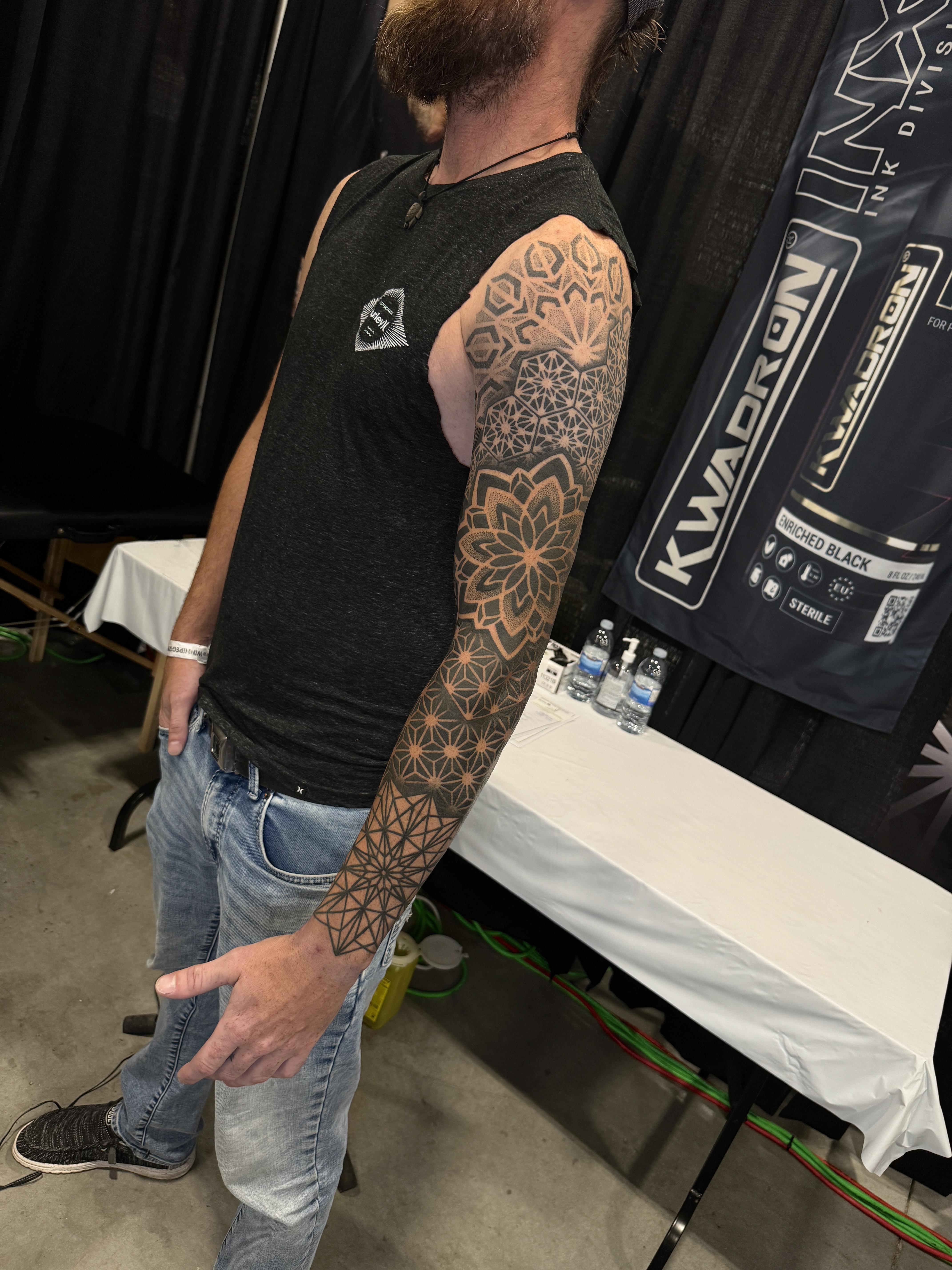 Geometric leg sleeve project